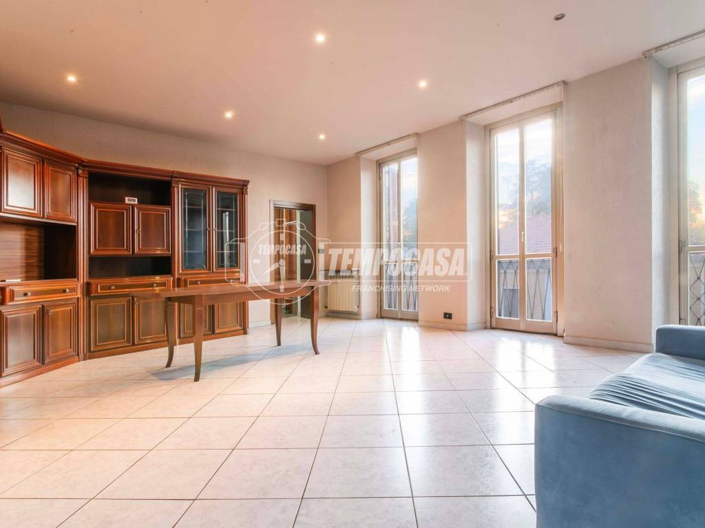 appartamento in vendita a Gorla Minore