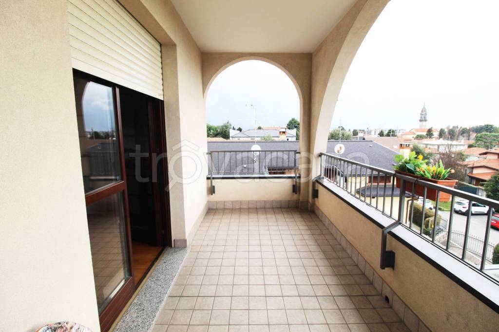 appartamento in vendita a Gorla Minore