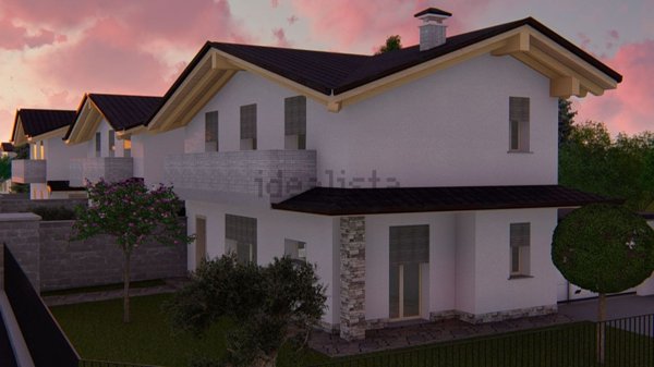 casa indipendente in vendita a Gorla Minore