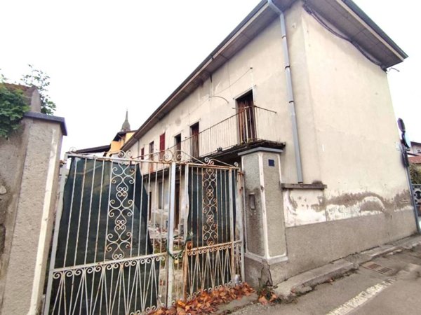 casa indipendente in vendita a Gorla Minore