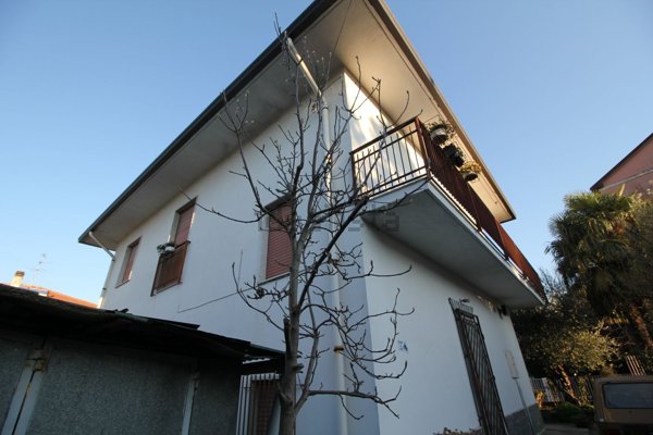 appartamento in vendita a Gorla Minore