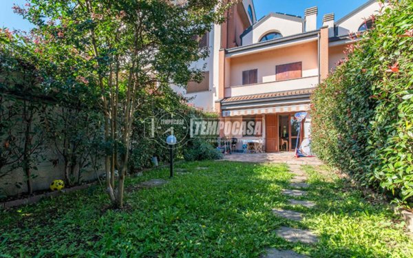 casa indipendente in vendita a Gorla Minore