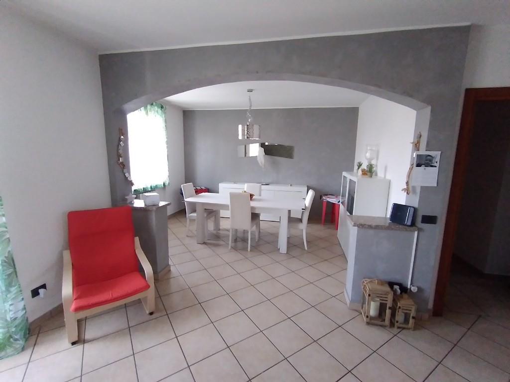 appartamento in vendita a Gorla Minore
