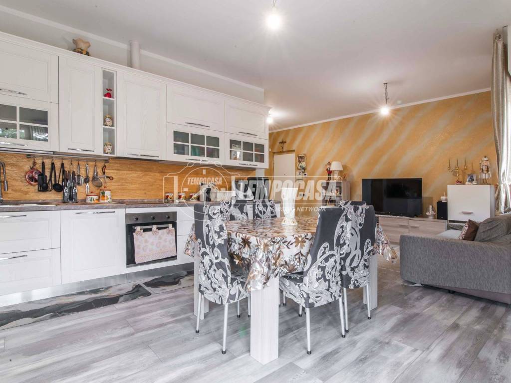 appartamento in vendita a Gorla Minore