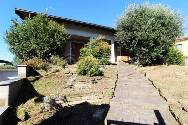 casa indipendente in vendita a Gorla Minore