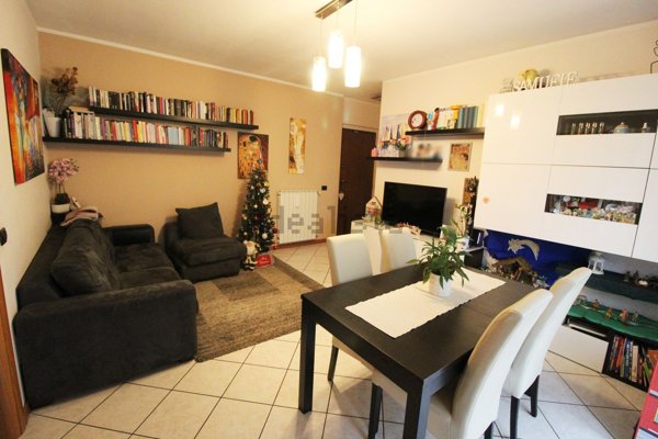 appartamento in vendita a Gorla Minore