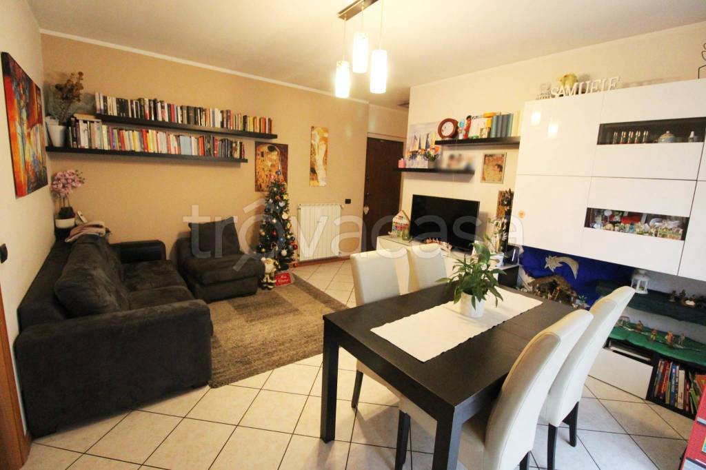 appartamento in vendita a Gorla Minore