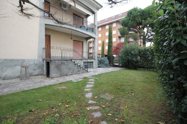 casa indipendente in vendita a Gorla Minore