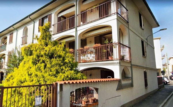 appartamento in vendita a Gorla Minore