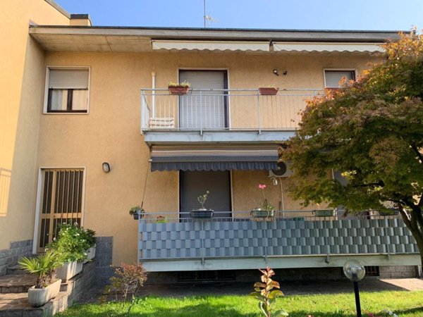 appartamento in vendita a Gorla Minore