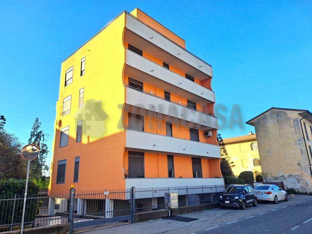 appartamento in vendita a Gorla Minore