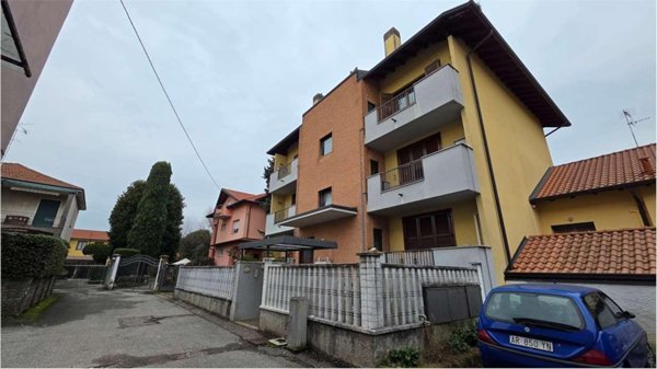 appartamento in vendita a Gorla Minore in zona Prospiano