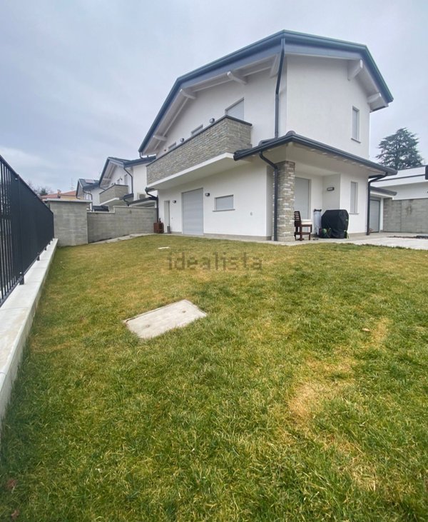 casa indipendente in vendita a Gorla Minore