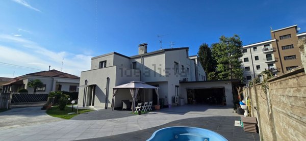 casa indipendente in vendita a Gorla Minore