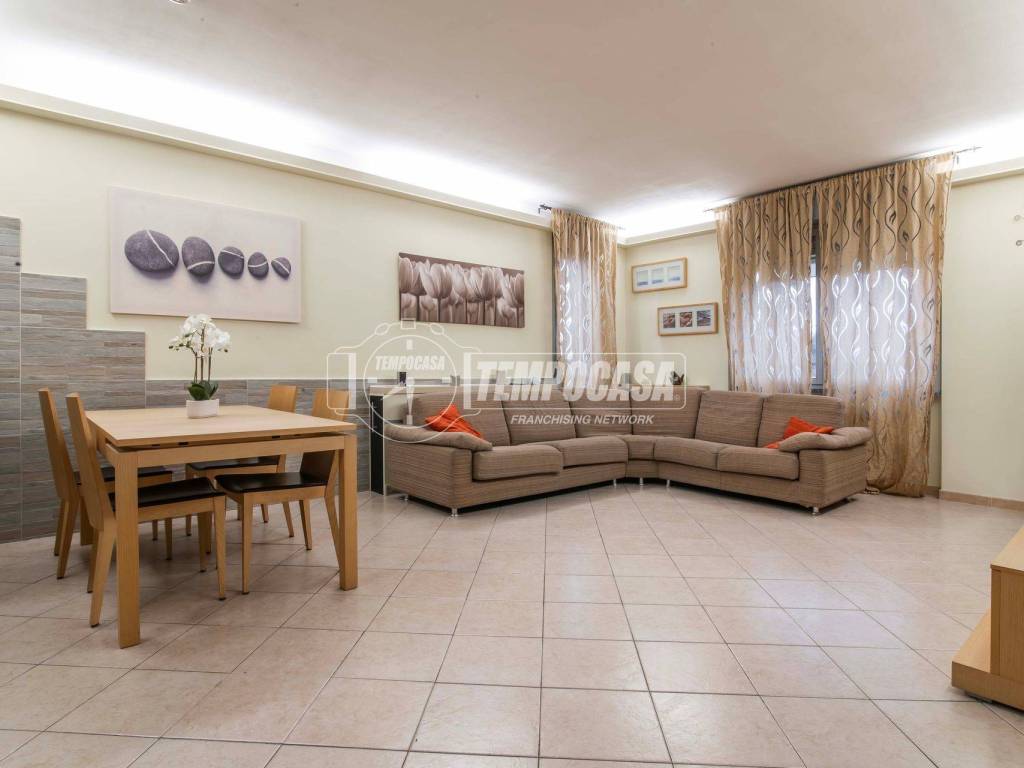 appartamento in vendita a Gorla Minore