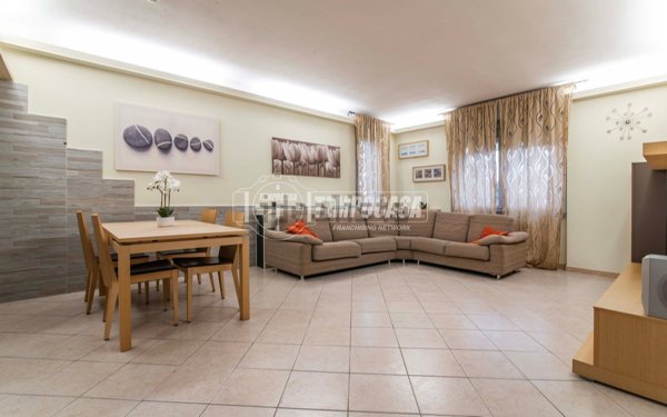 appartamento in vendita a Gorla Minore