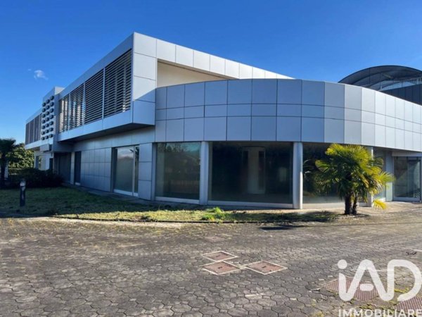 negozio in vendita a Gorla Minore