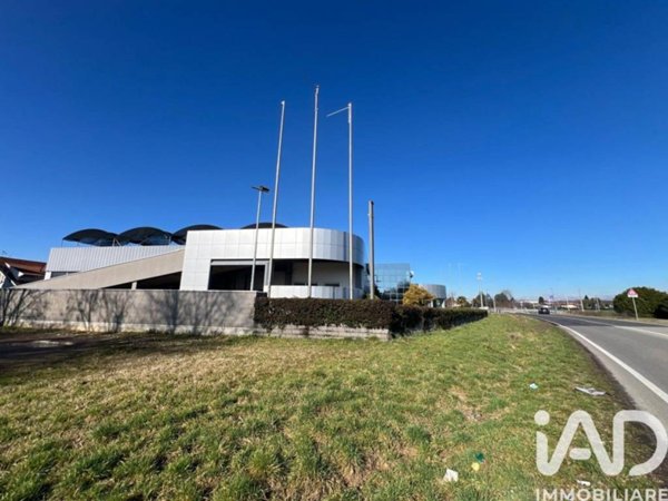 negozio in vendita a Gorla Minore