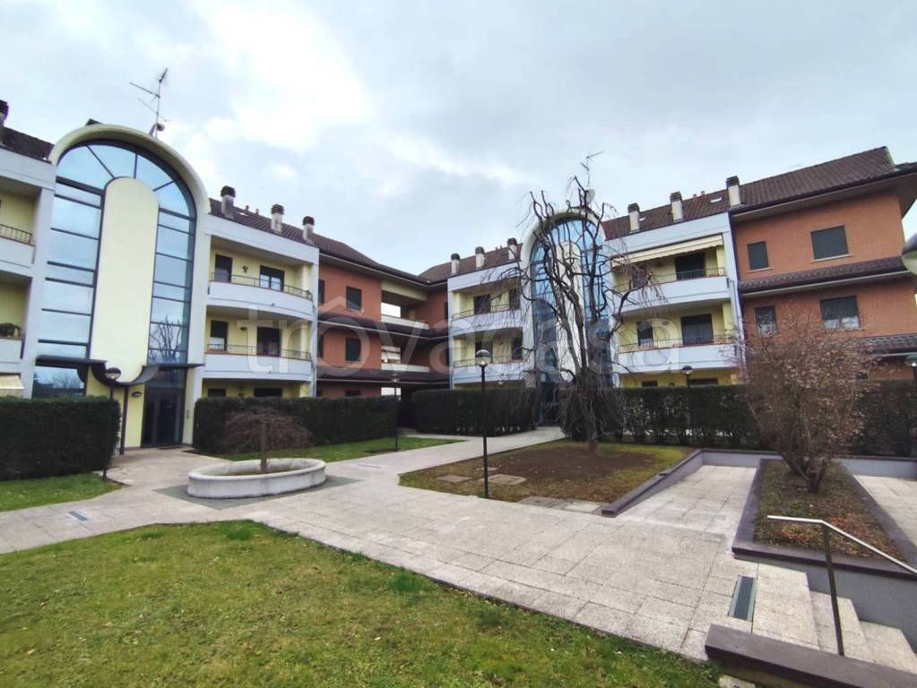 appartamento in vendita a Gorla Minore