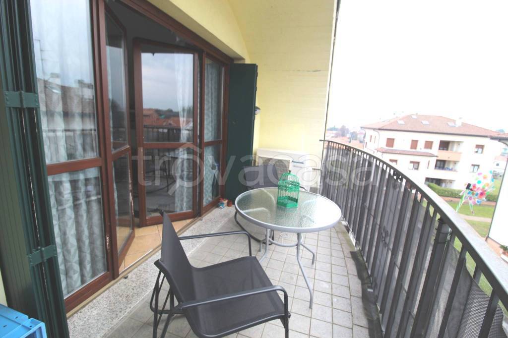 appartamento in vendita a Gorla Minore
