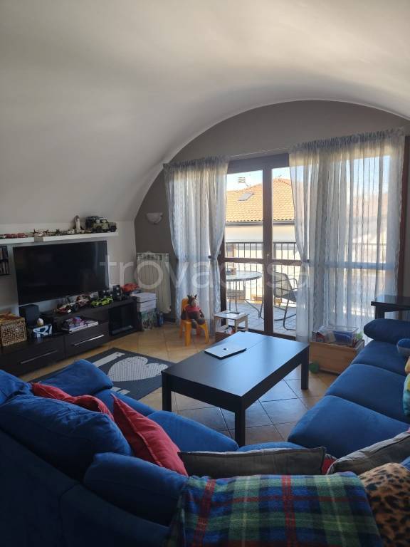 appartamento in vendita a Gorla Minore