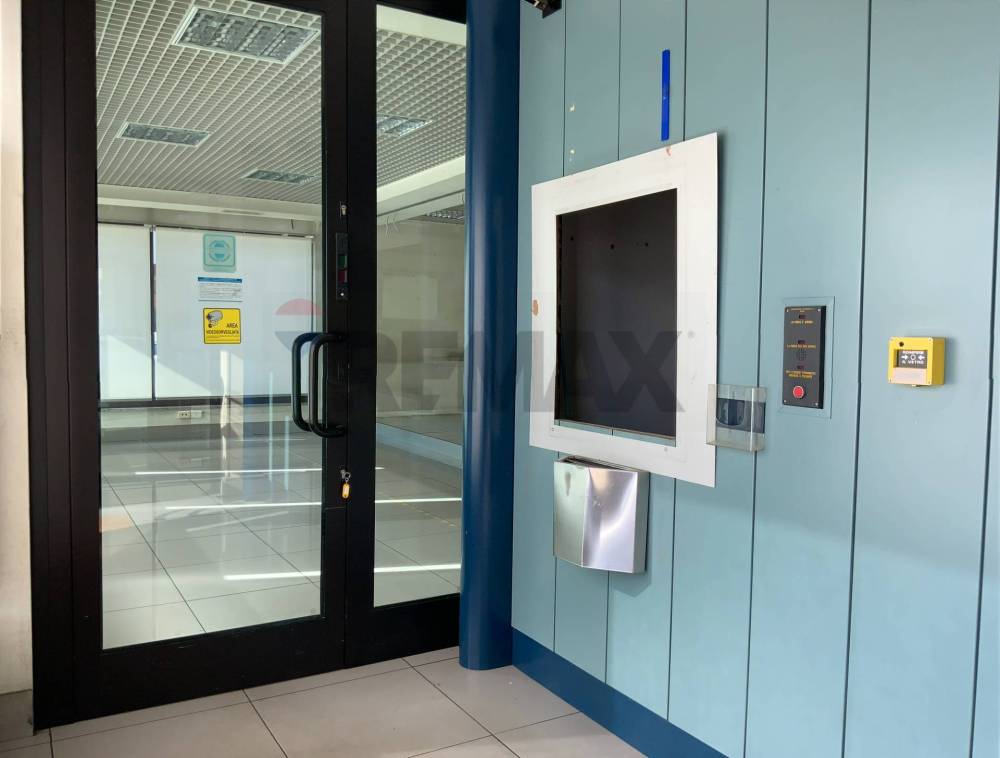 ufficio in vendita a Gorla Minore