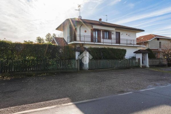 appartamento in vendita a Gorla Minore