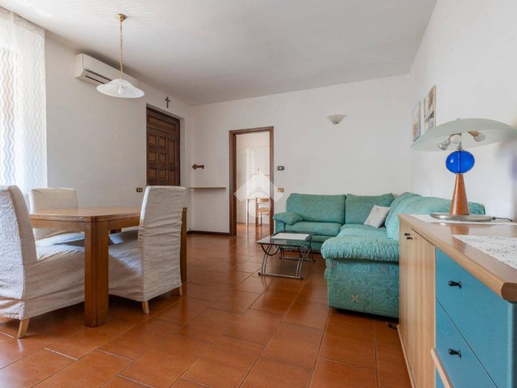 appartamento in vendita a Gorla Minore