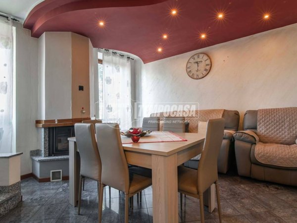 appartamento in vendita a Gorla Minore