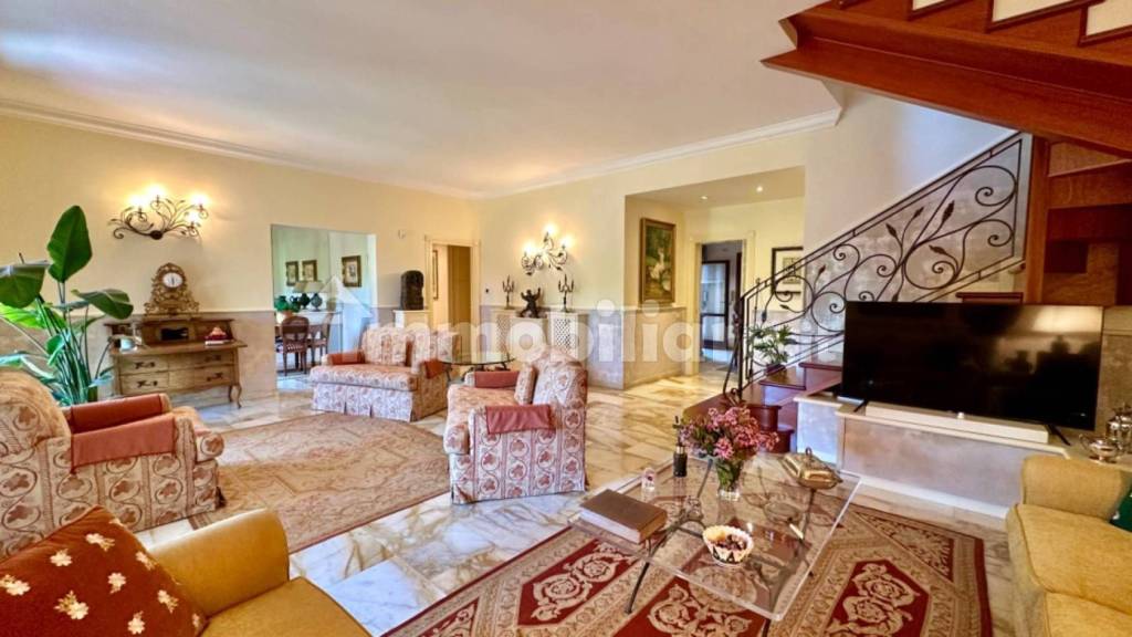 casa indipendente in vendita a Gorla Minore