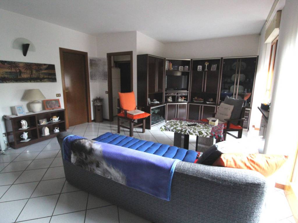 appartamento in vendita a Gorla Minore