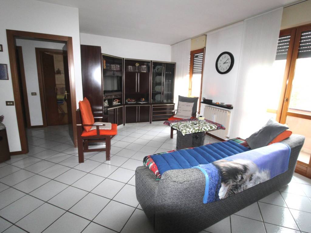 appartamento in vendita a Gorla Minore