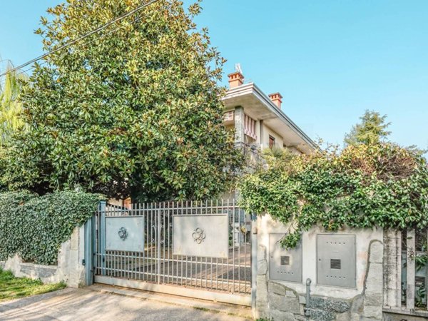 casa indipendente in vendita a Gorla Minore