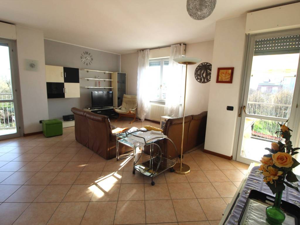 appartamento in vendita a Gorla Minore