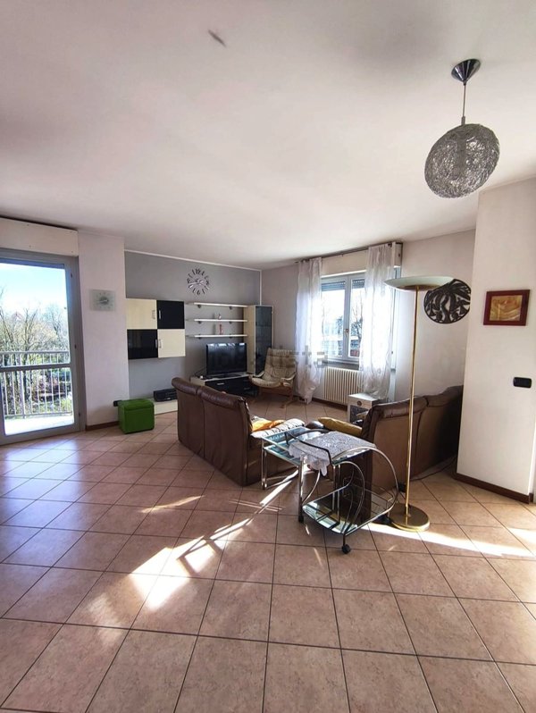 appartamento in vendita a Gorla Minore