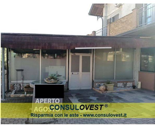 negozio in vendita a Gorla Minore in zona Prospiano