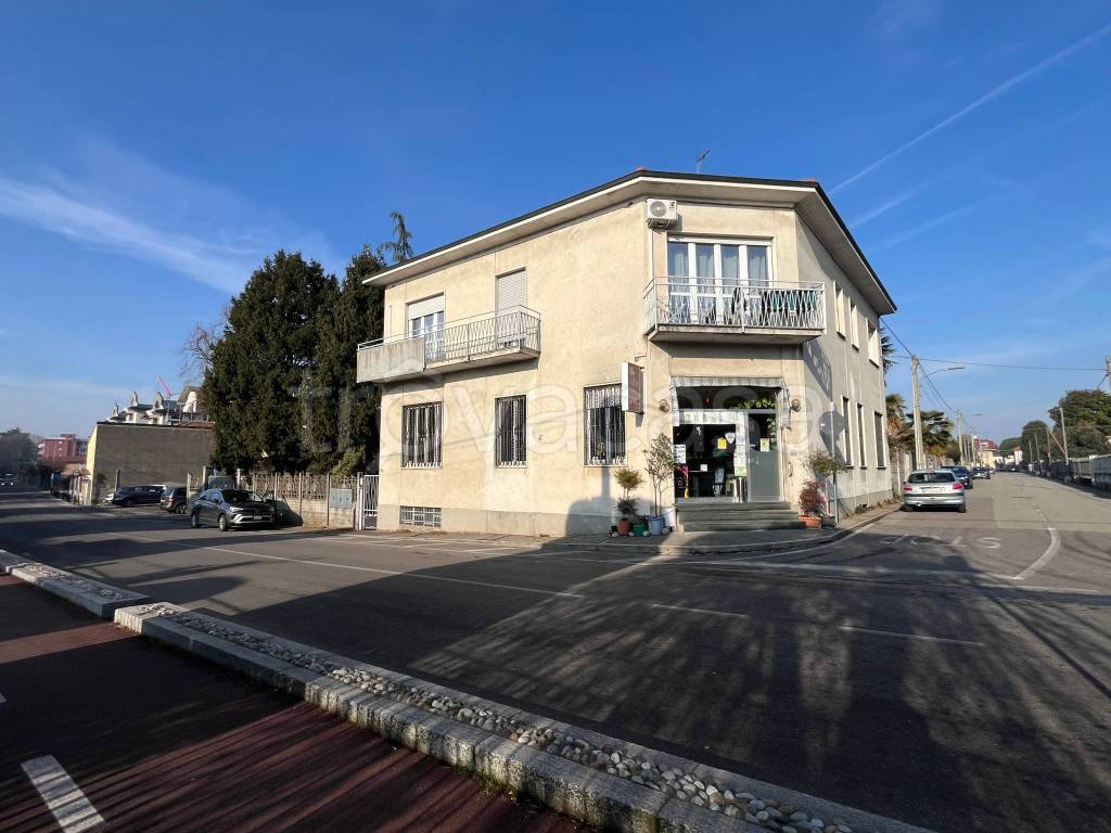 appartamento in vendita a Gorla Minore