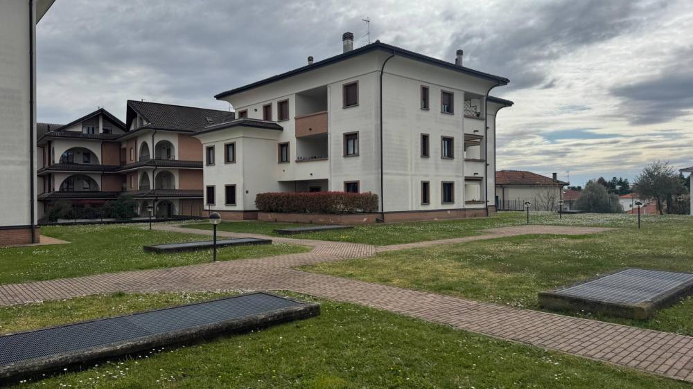 appartamento in vendita a Gorla Minore