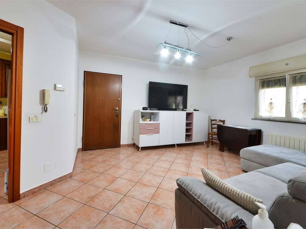 appartamento in vendita a Gorla Minore