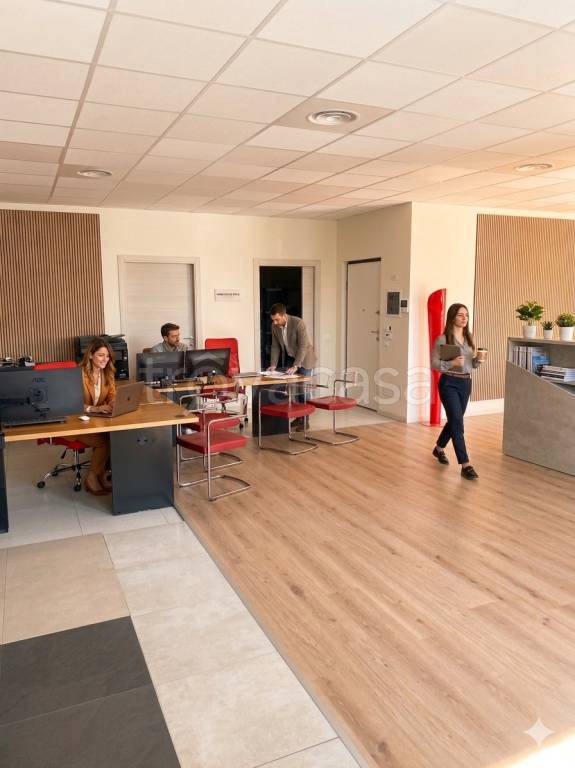negozio in vendita a Gorla Minore in zona Prospiano