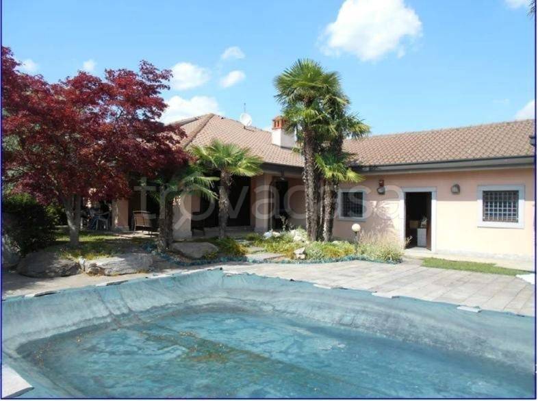 casa indipendente in vendita a Gorla Minore