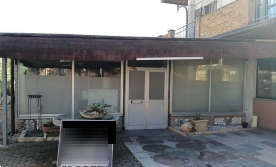 negozio in vendita a Gorla Minore