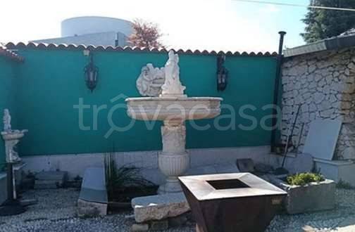 negozio in vendita a Gorla Minore