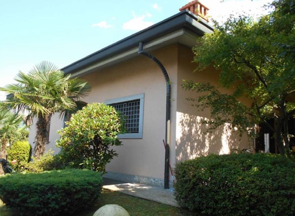 casa indipendente in vendita a Gorla Minore