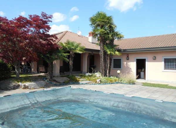 casa indipendente in vendita a Gorla Minore