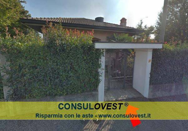 casa indipendente in vendita a Gorla Minore
