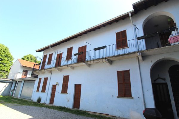 appartamento in vendita a Gorla Minore in zona Prospiano