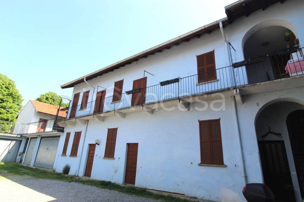 appartamento in vendita a Gorla Minore in zona Prospiano