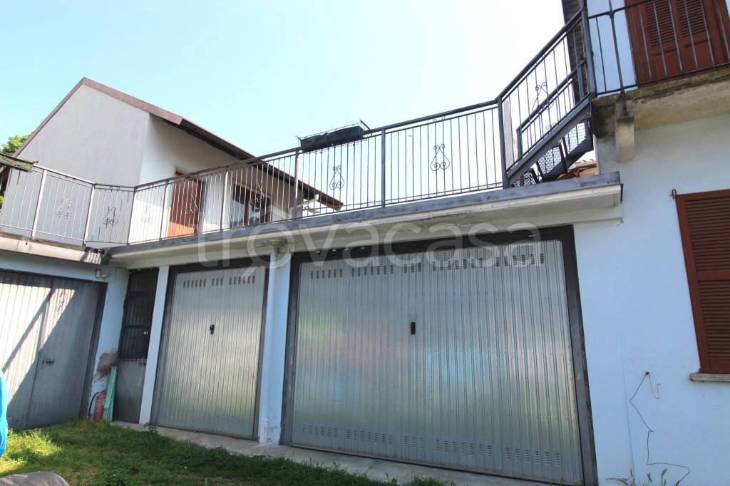 appartamento in vendita a Gorla Minore in zona Prospiano