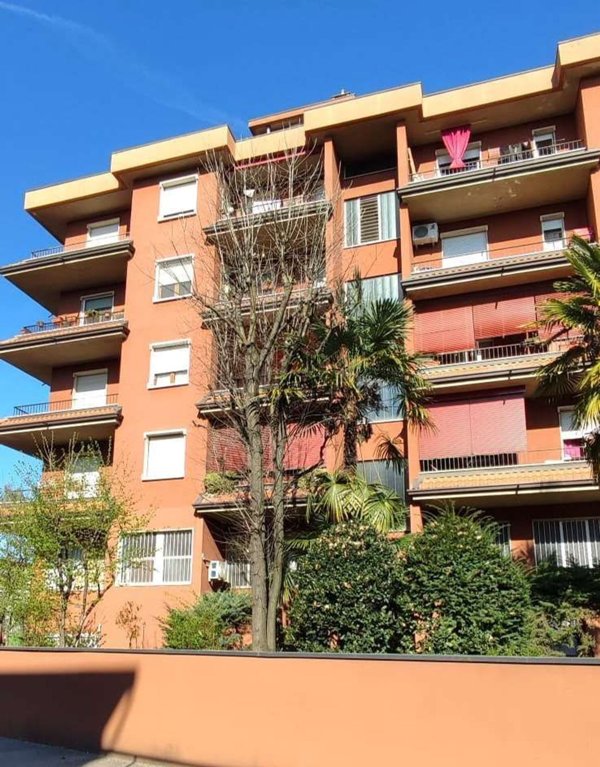 appartamento in vendita a Gorla Minore